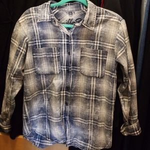 Long sleeve plaid button up shirt